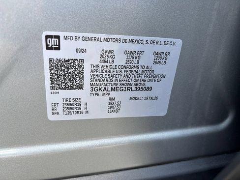 Used 2024 GMC Terrain SLE w/ Driver Convenience Package FWD image 30