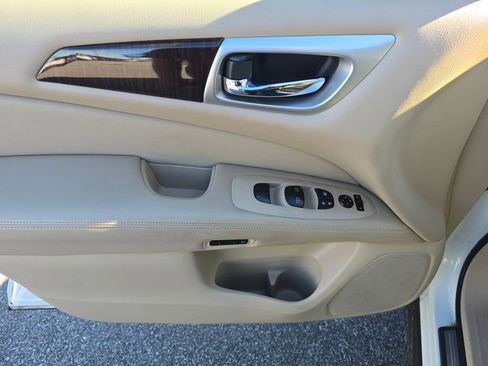Used 2015 Nissan Pathfinder SL w/ SL Premium Package image 23