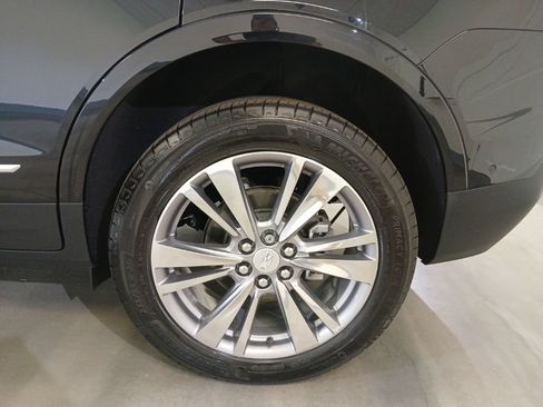 Certified 2025 Cadillac XT5 Premium Luxury w/ Technology Package AWD/4WD image 17