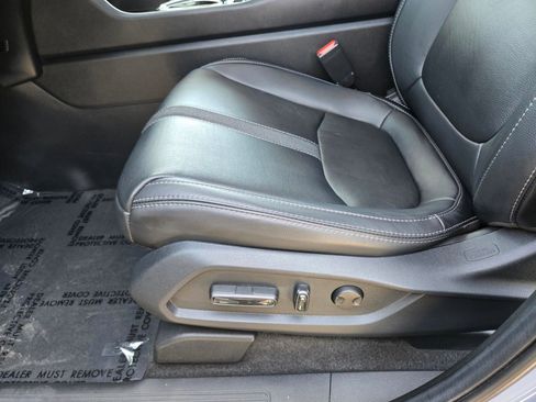 Certified 2024 Honda Pilot Touring image 11
