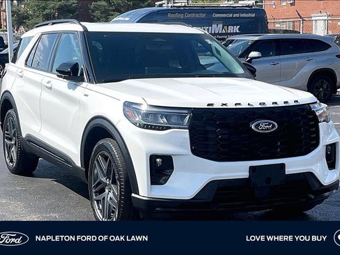 Used 2025 Ford Explorer ST-Line w/ Premium Package AWD/4WD image 1