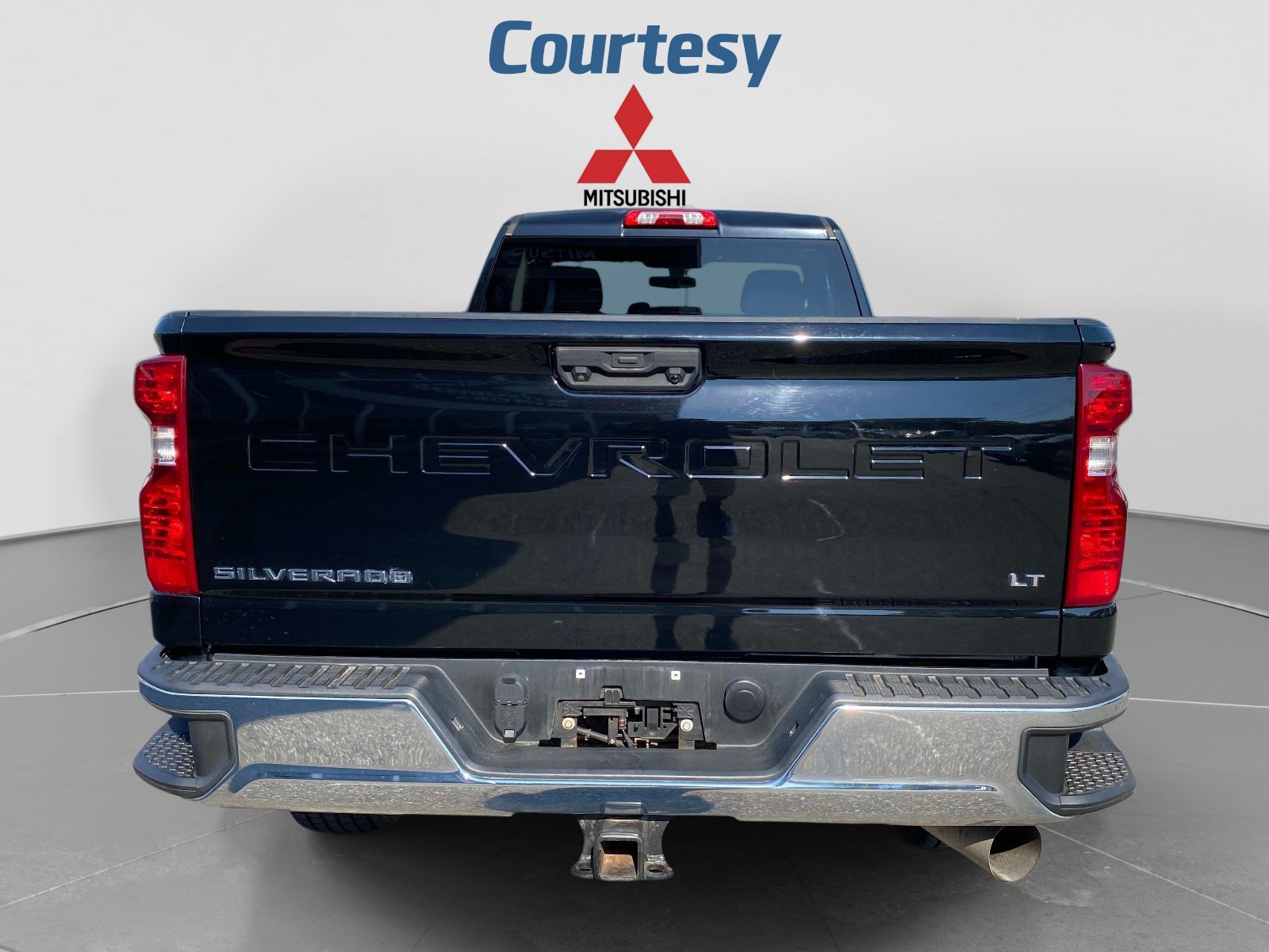 Used 2022 Chevrolet Silverado 3500 LT w/ Convenience Package AWD/4WD image 4
