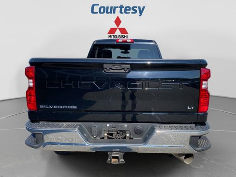 Used 2022 Chevrolet Silverado 3500 LT w/ Convenience Package AWD/4WD image 4