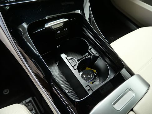 Certified 2025 Mercedes-Benz C 300 4MATIC Sedan image 21