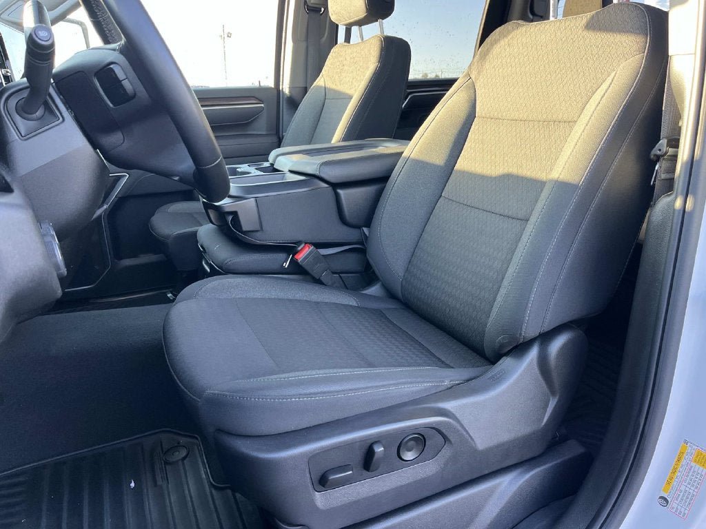 Used 2025 Chevrolet Silverado 2500 LT w/ Convenience Package AWD/4WD image 27