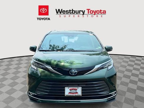Certified 2024 Toyota Sienna Limited AWD/4WD image 3