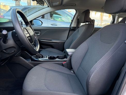 Used 2025 Kia K4 LXS image 25