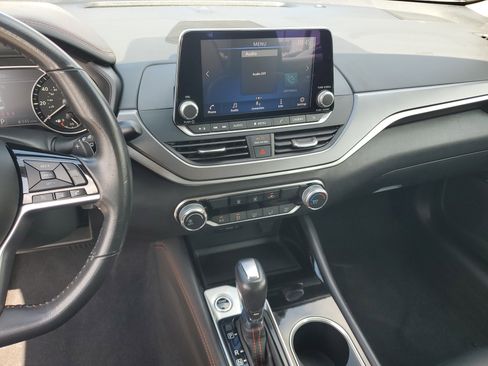 Certified 2024 Nissan Altima 2.5 SR FWD image 19