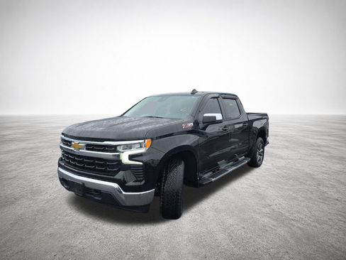 Used 2022 Chevrolet Silverado 1500 LT w/ Z71 Off-Road Package AWD/4WD image 4