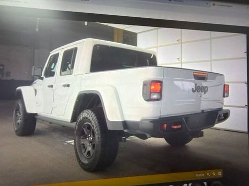 Used 2022 Jeep Gladiator Mojave w/ Cold Weather Group AWD/4WD image 9