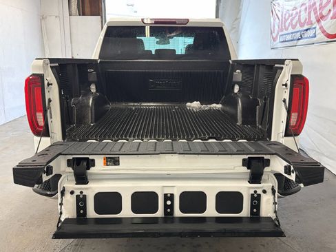 Used 2025 GMC Sierra 1500 SLT image 7