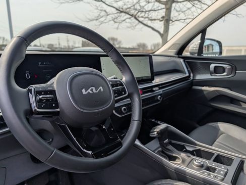 Used 2025 Kia Sorento S w/ Panoramic Sunroof Package FWD image 28