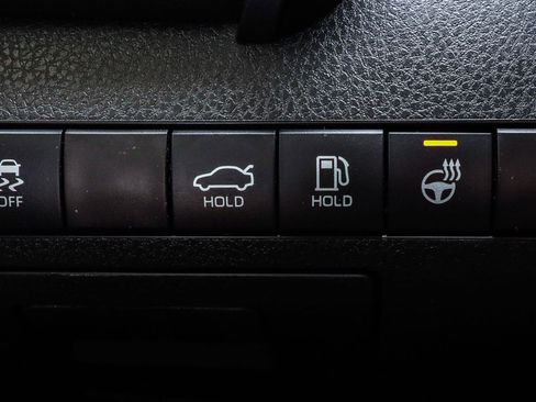 Used 2023 Toyota Camry SE FWD image 11