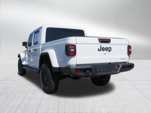 New 2025 Jeep Gladiator Sport image 5