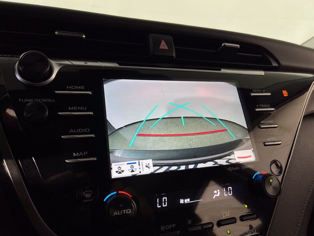Certified 2020 Toyota Camry SE w/ Sunroof Package FWD image 21