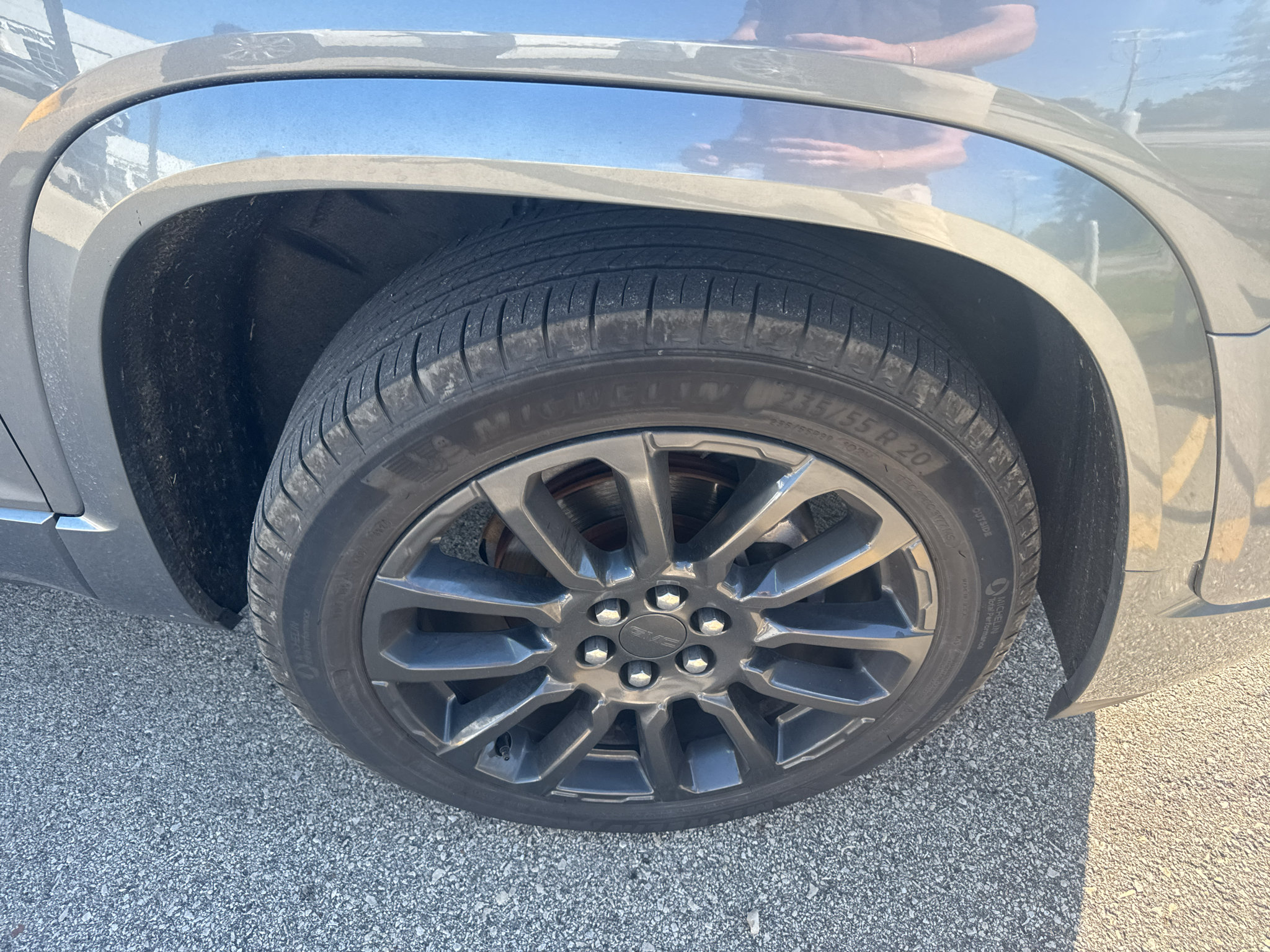 Used 2020 GMC Acadia Denali w/ Technology Package FWD image 3