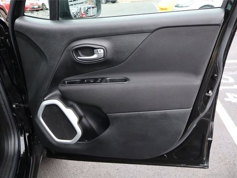 Used 2021 Jeep Renegade Sport image 27