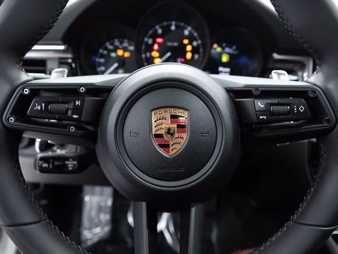 Certified 2026 Porsche Macan AWD/4WD image 14