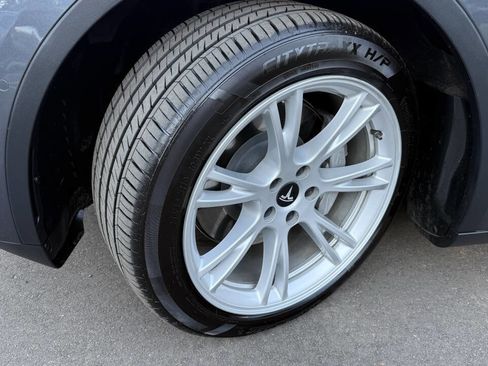 Used 2022 Tesla Model Y Long Range image 13