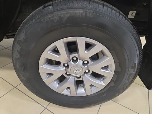 Used 2019 Toyota Tacoma SR5 image 10