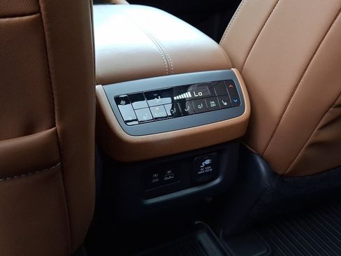 Certified 2022 Nissan Pathfinder Platinum w/ Cargo Package AWD/4WD image 13