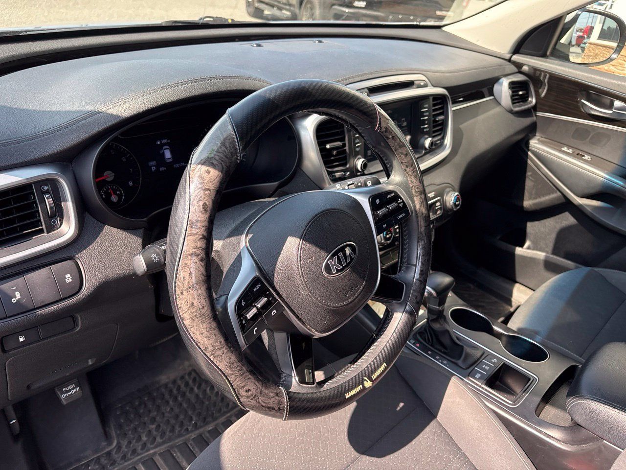Used 2019 Kia Sorento AWD w/ LX Convenience Package image 4