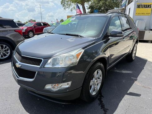 Used 2012 Chevrolet Traverse LT FWD image 3