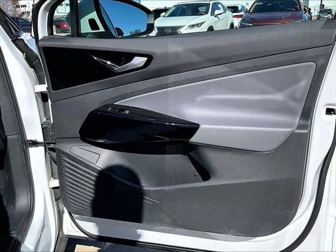 Used 2021 Volkswagen ID.4 Pro image 22