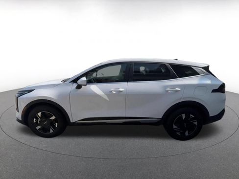 Used 2026 Kia Sportage LX FWD image 8