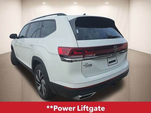Used 2025 Volkswagen Atlas SE image 4