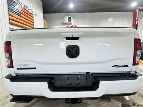Used 2022 RAM 2500 Big Horn w/ Night Edition AWD/4WD image 6