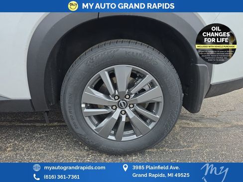 Used 2026 Nissan Pathfinder SV AWD/4WD image 30