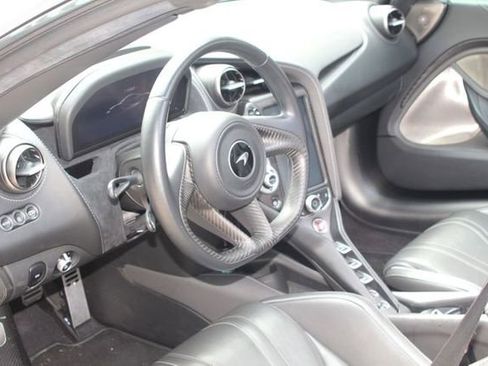 Used 2020 McLaren 720S Spider image 21