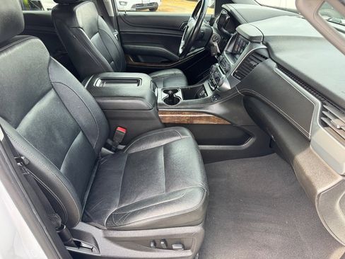 Used 2019 Chevrolet Suburban LT image 16