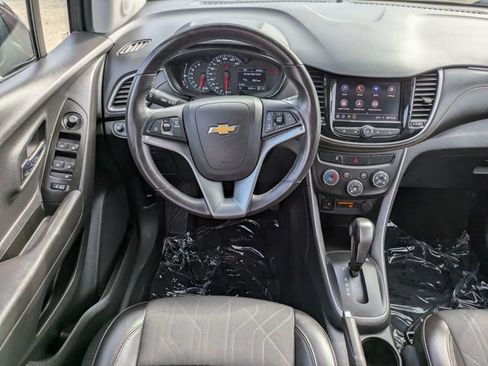 Used 2020 Chevrolet Trax LT w/ LT Convenience Package FWD image 16