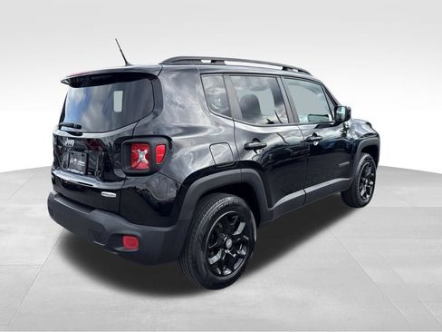 Used 2017 Jeep Renegade Latitude AWD/4WD image 6