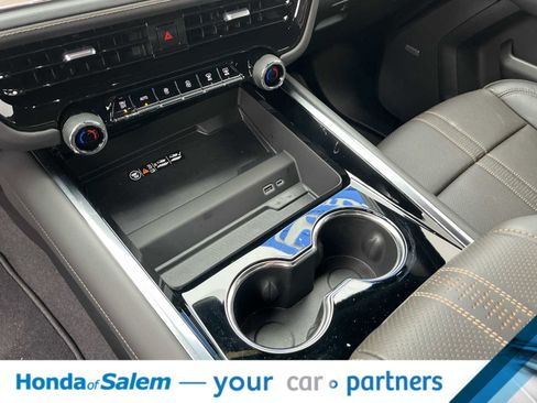 Used 2025 Chevrolet Tahoe High Country image 17