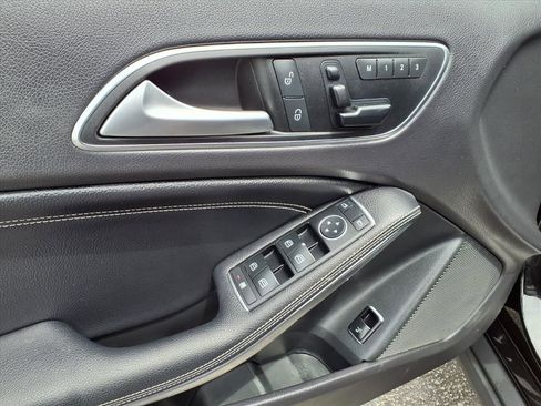 Used 2017 Mercedes-Benz GLA 250 4MATIC image 17