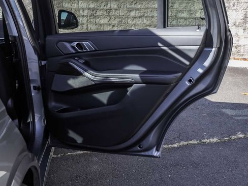 Used 2024 BMW X7 xDrive40i w/ Premium Package AWD/4WD image 18