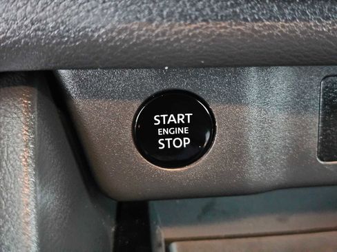 Used 2025 Nissan Rogue SV w/ SV Premium Package image 29