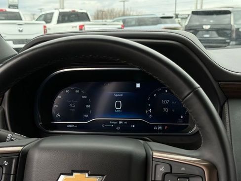 Used 2023 Chevrolet Suburban High Country image 8