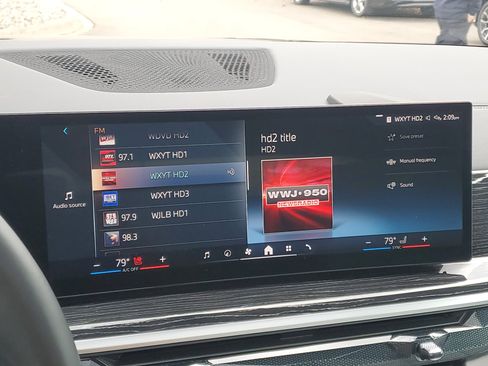 Certified 2025 BMW X5 xDrive40i w/ M Sport Package image 19