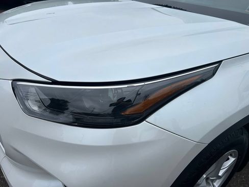 Used 2023 Toyota Highlander LE AWD/4WD image 31