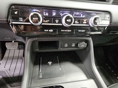 New 2026 Honda Pilot Touring image 19