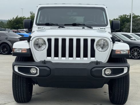 Used 2022 Jeep Wrangler Unlimited Sahara AWD/4WD image 9