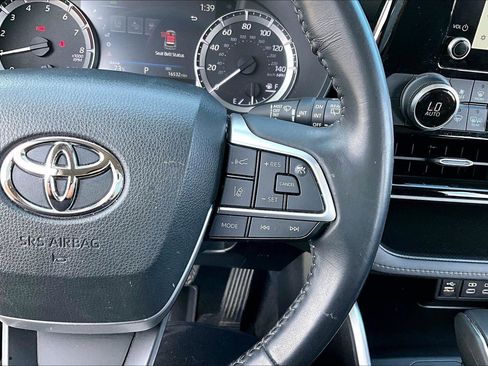 Used 2023 Toyota Highlander LE w/ Protection Package #3 (TMS) image 17