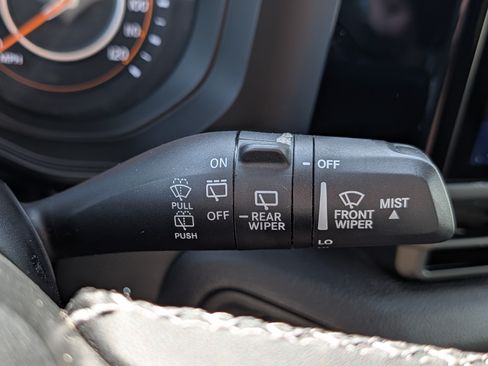 Used 2025 Jeep Wrangler Unlimited Sport AWD/4WD image 32