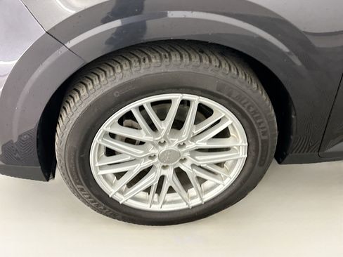 Used 2022 Kia Carnival LX FWD image 11