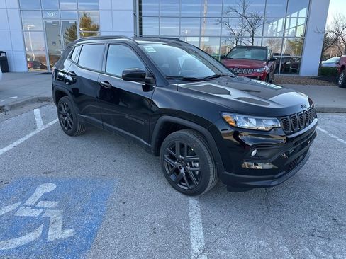 New 2026 Jeep Compass Latitude image 38