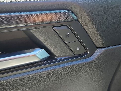 Used 2025 GMC Acadia Elevation image 20